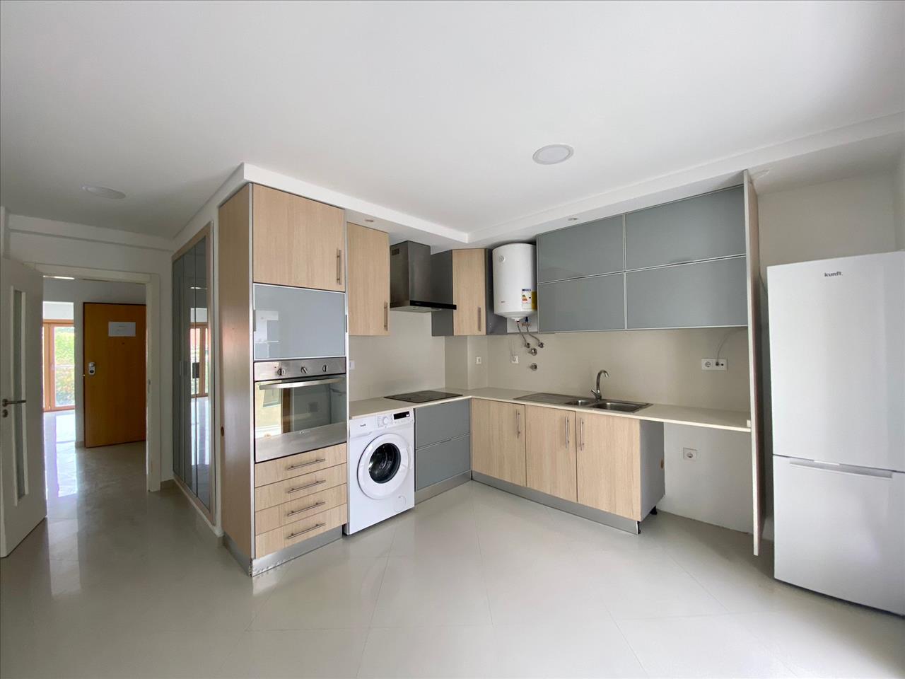 Apartamento T3 com Duas Varandas e Arrecadação, no Pinhal Novo - Image 6