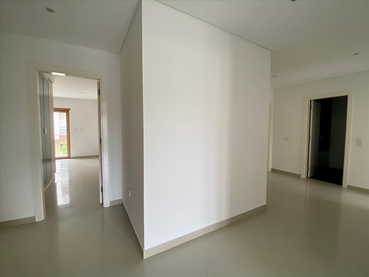 Apartamento T3 com Duas Varandas e Arrecadação, no Pinhal Novo - Image 8