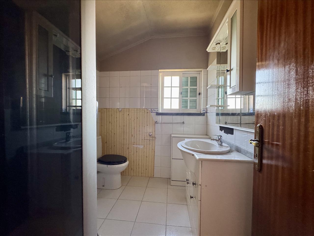 T3+2 em Vila Nogueira de Azeitão – disponível para visita imediata! - Image 12