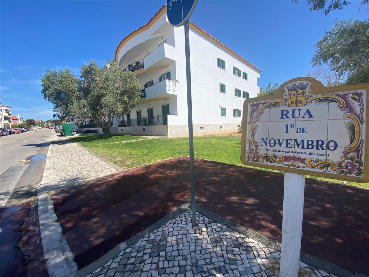 Apartamento T2, com Duas Varandas e Arrecadação, em Aires, Palmela - Image 22