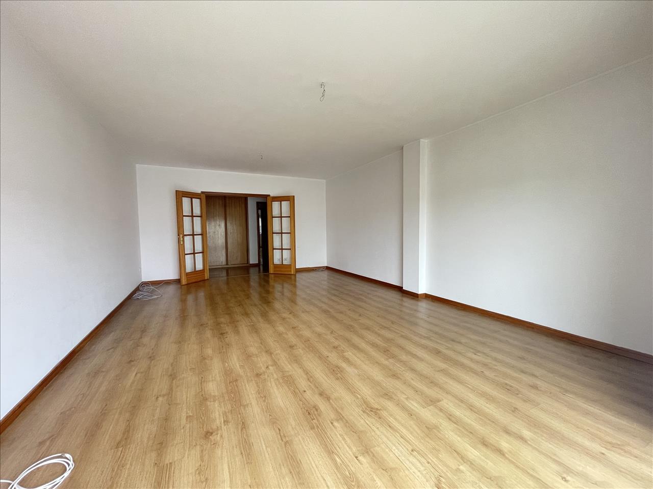 Oportunidade Apartamento T2 com Logradouro em Vila Nova de Gaia - Image 8