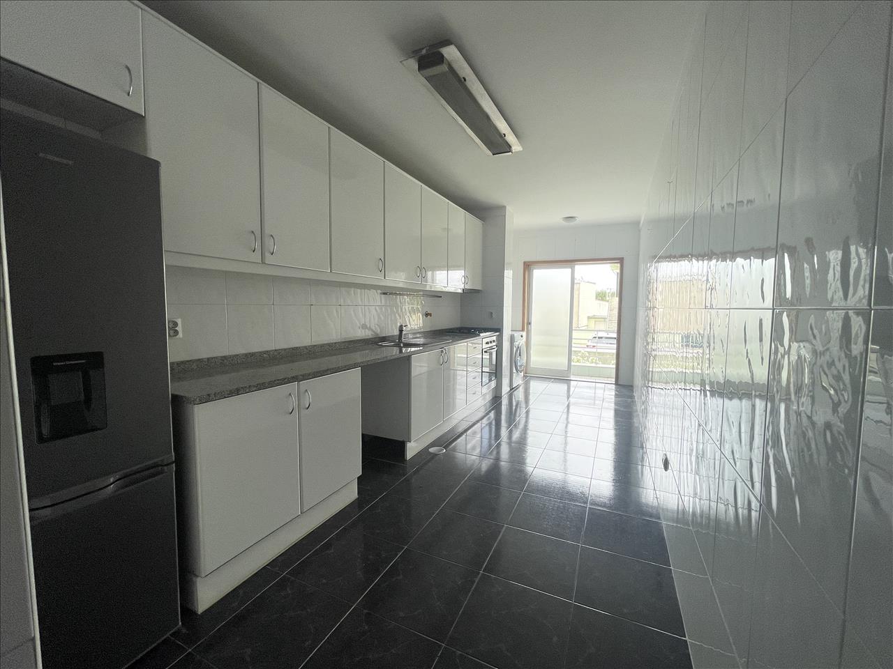 Oportunidade Apartamento T2 com Logradouro em Vila Nova de Gaia - Image 13
