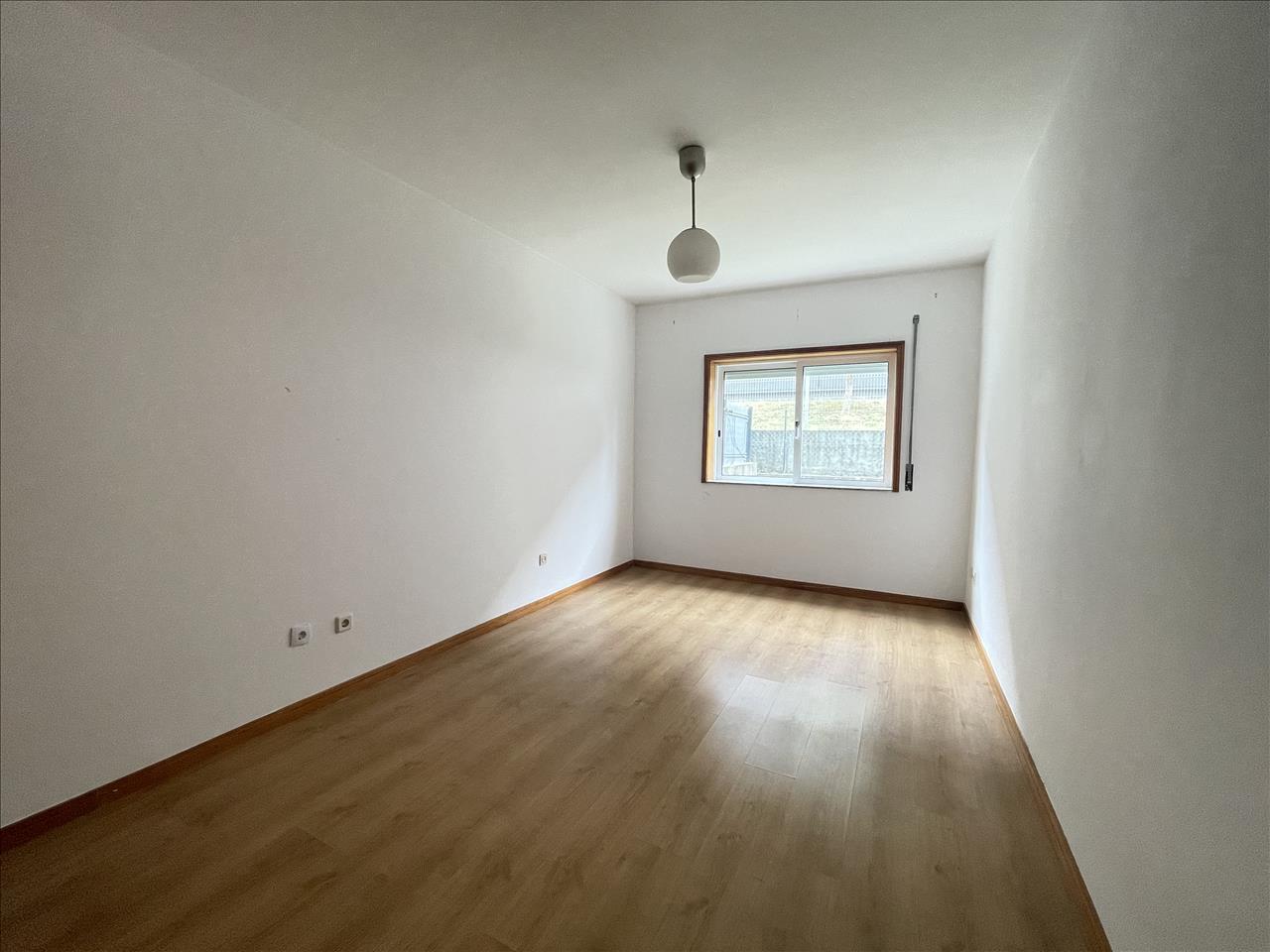 Oportunidade Apartamento T2 com Logradouro em Vila Nova de Gaia - Image 17