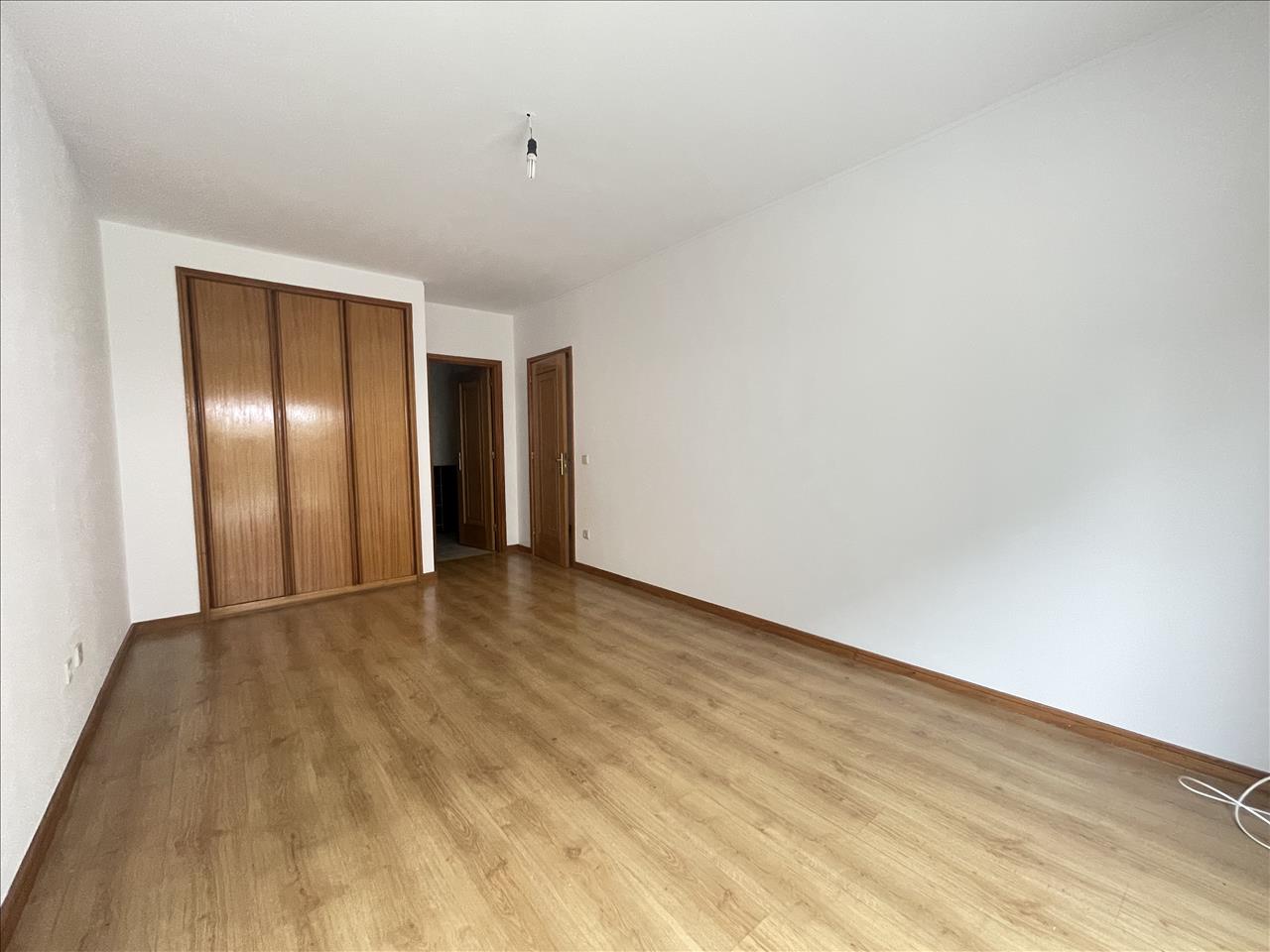 Oportunidade Apartamento T2 com Logradouro em Vila Nova de Gaia - Image 21