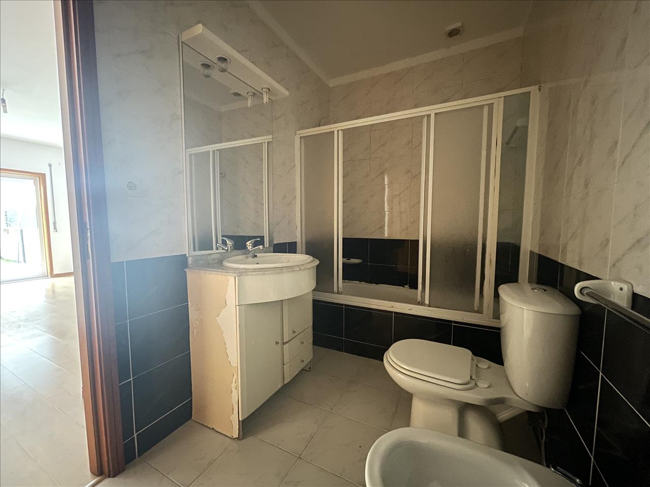 Oportunidade Apartamento T2 com Logradouro em Vila Nova de Gaia - Image 23