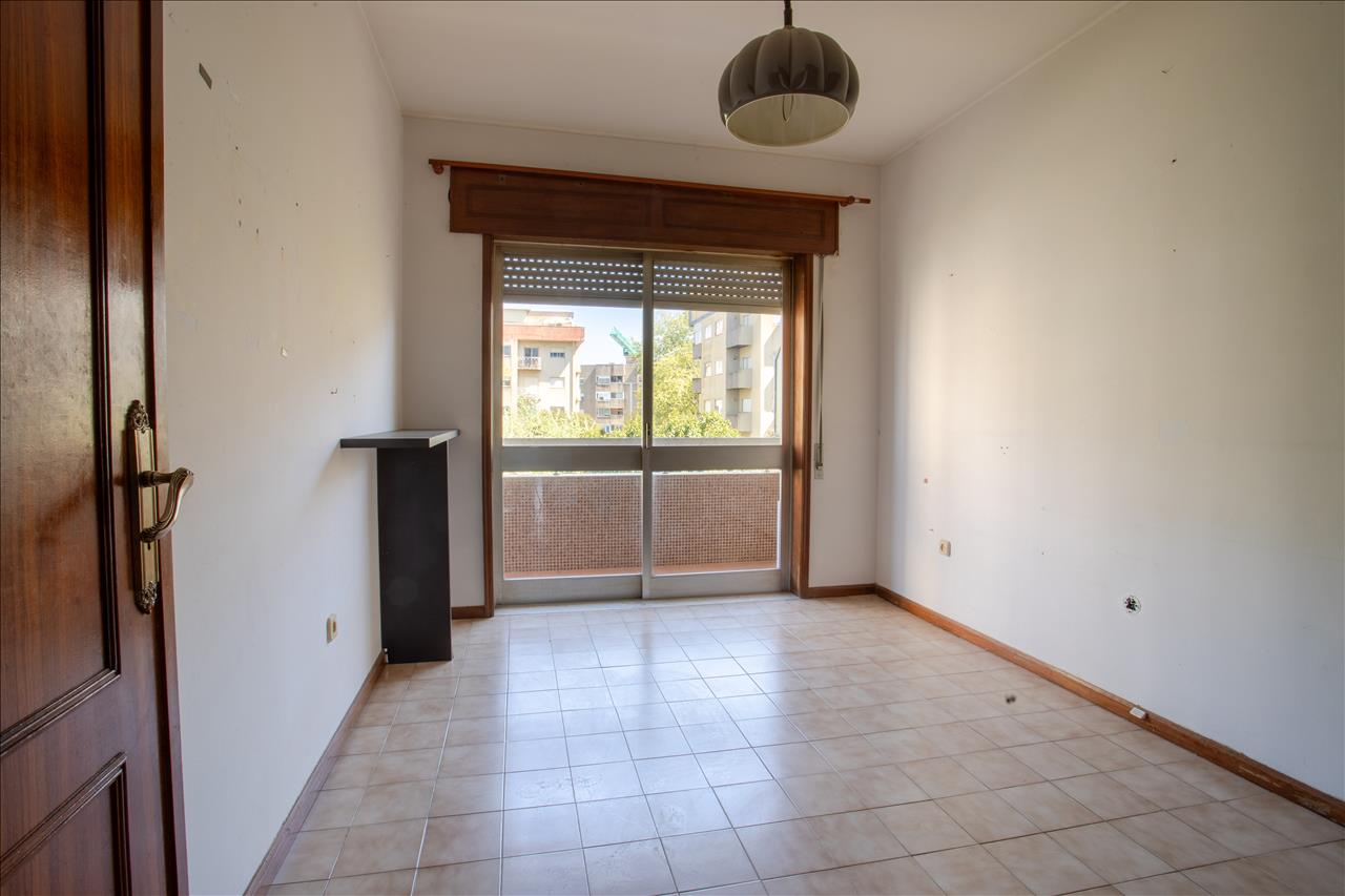 Apartamento T2+1 - Metro - Vila Nova de Gaia - Image 13