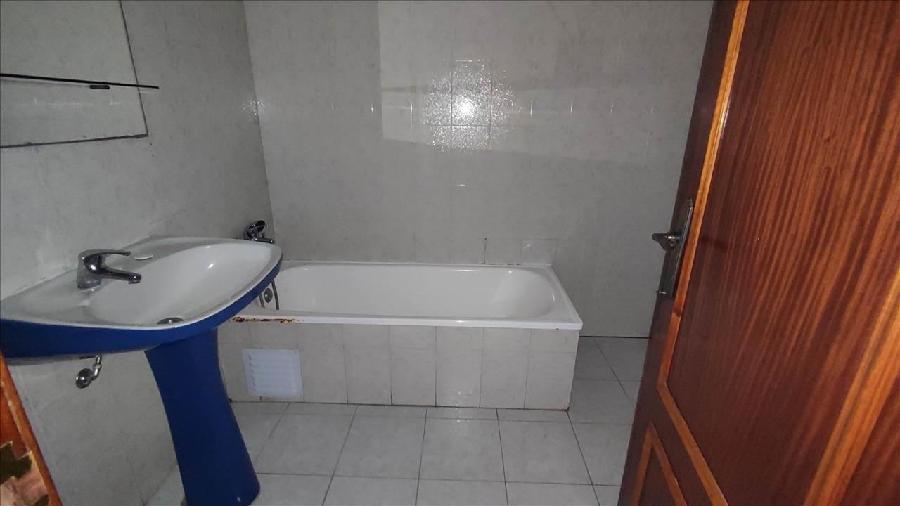 Apartamento T2 em Algueirão-Mem Martins com Elevador e Varanda - Image 16