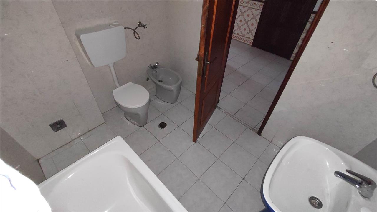 Apartamento T2 em Algueirão-Mem Martins com Elevador e Varanda - Image 17