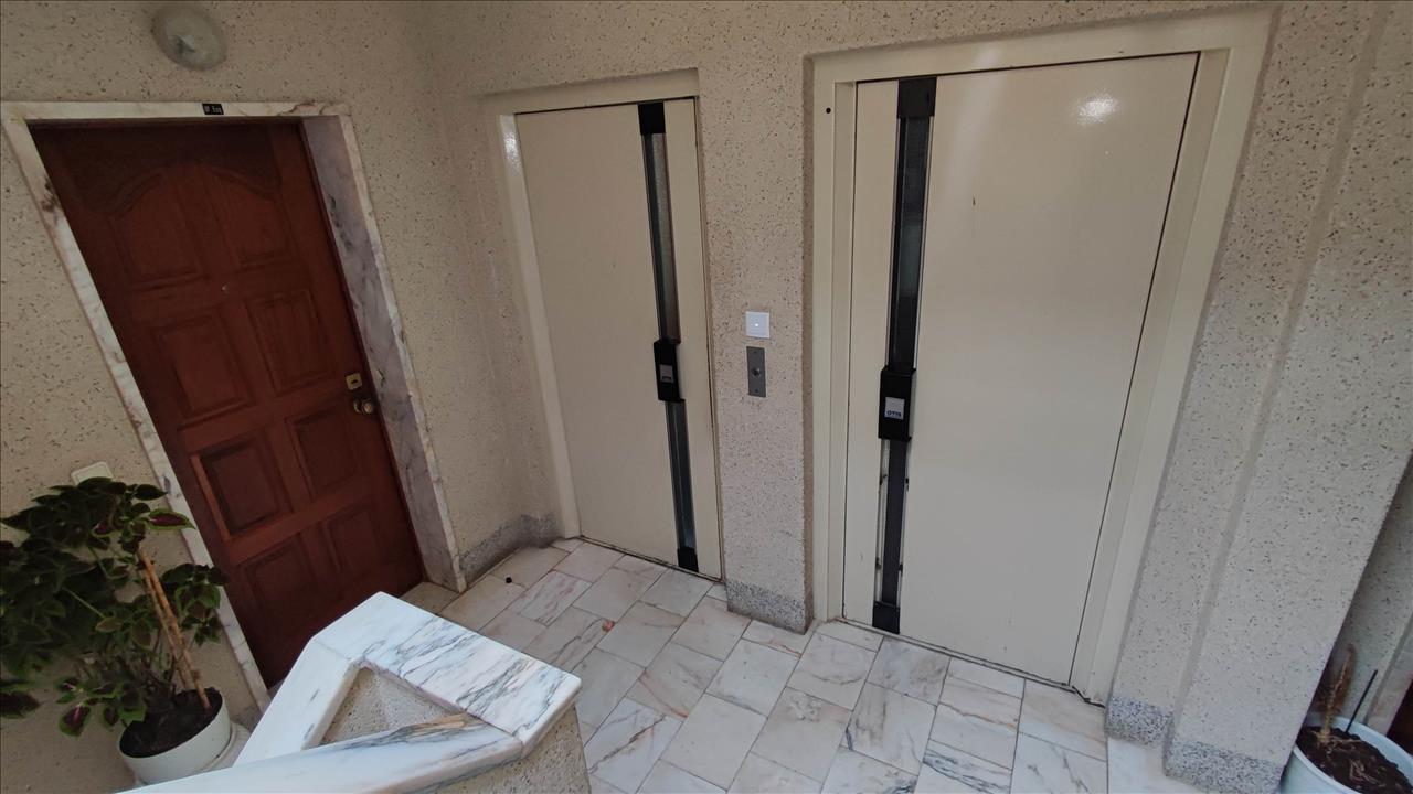 Apartamento T2 em Algueirão-Mem Martins com Elevador e Varanda - Image 3