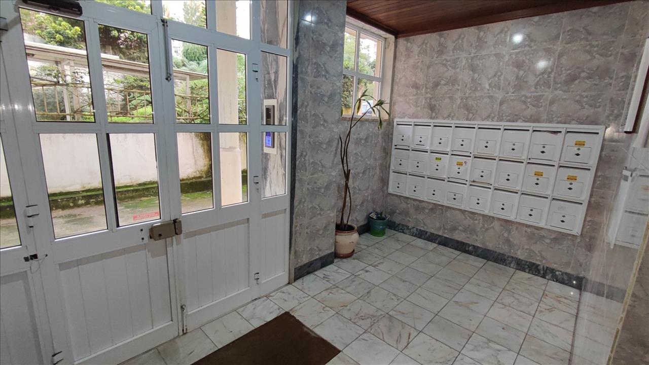 Apartamento T2 - Algueirão Mem-Martins - Image 2