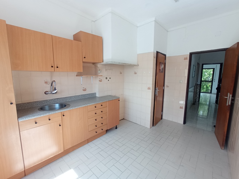 T2 na Verderena, Barreiro — Oportunidade para Investidores 175.000€ | 74m² | 3º andar (sem elevador) - Image 10