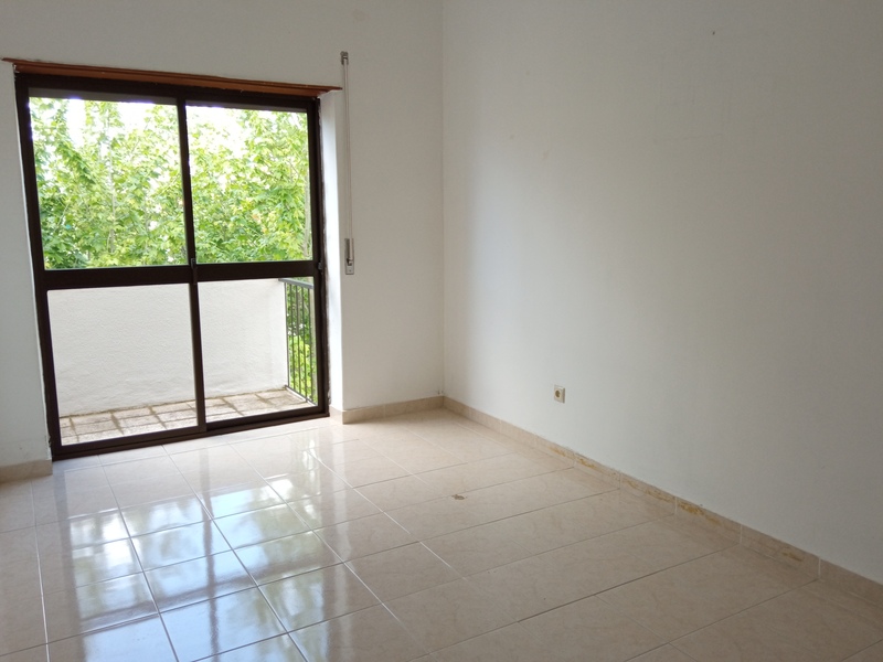 💼 Investimento Barreiro | Imóvel Ocupado 📍 Barreiro, Setúbal | T2 | 64 m² | 3º Andar - Image 7