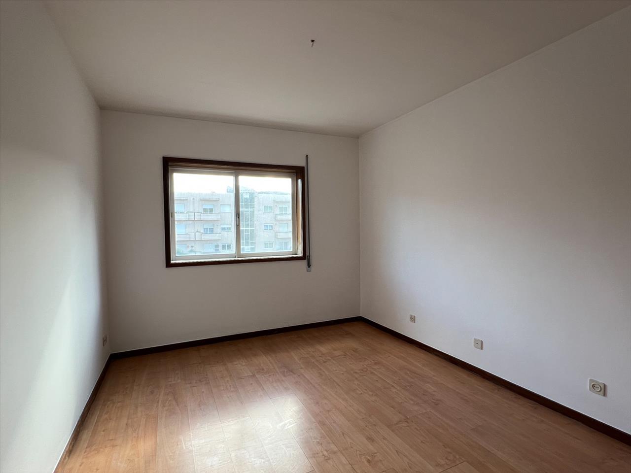 Apartamento T2 em Valongo com Varanda e Estacionamento - Image 10
