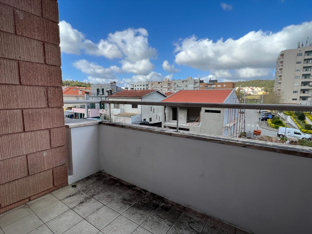 Apartamento T2 em Valongo com Varanda e Estacionamento - Image 4