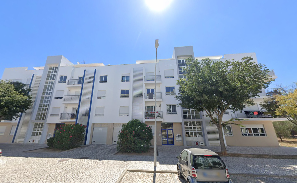 APARTAMENTO T2 COM 2 WC E VARANDA EM LOULÉ. - Image 15