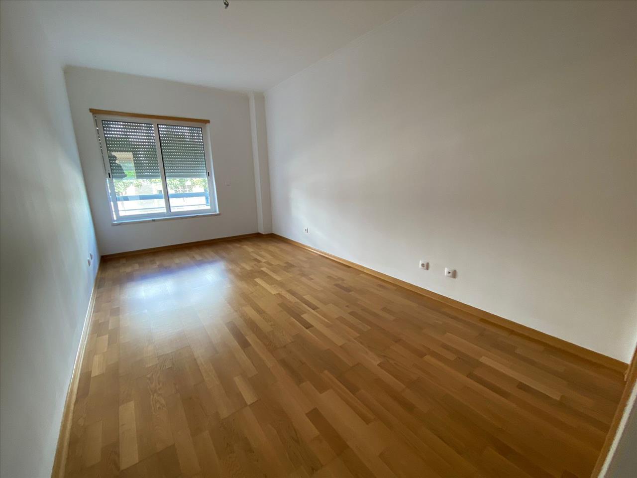 APARTAMENTO T2 COM 2 WC E VARANDA EM LOULÉ. - Image 9
