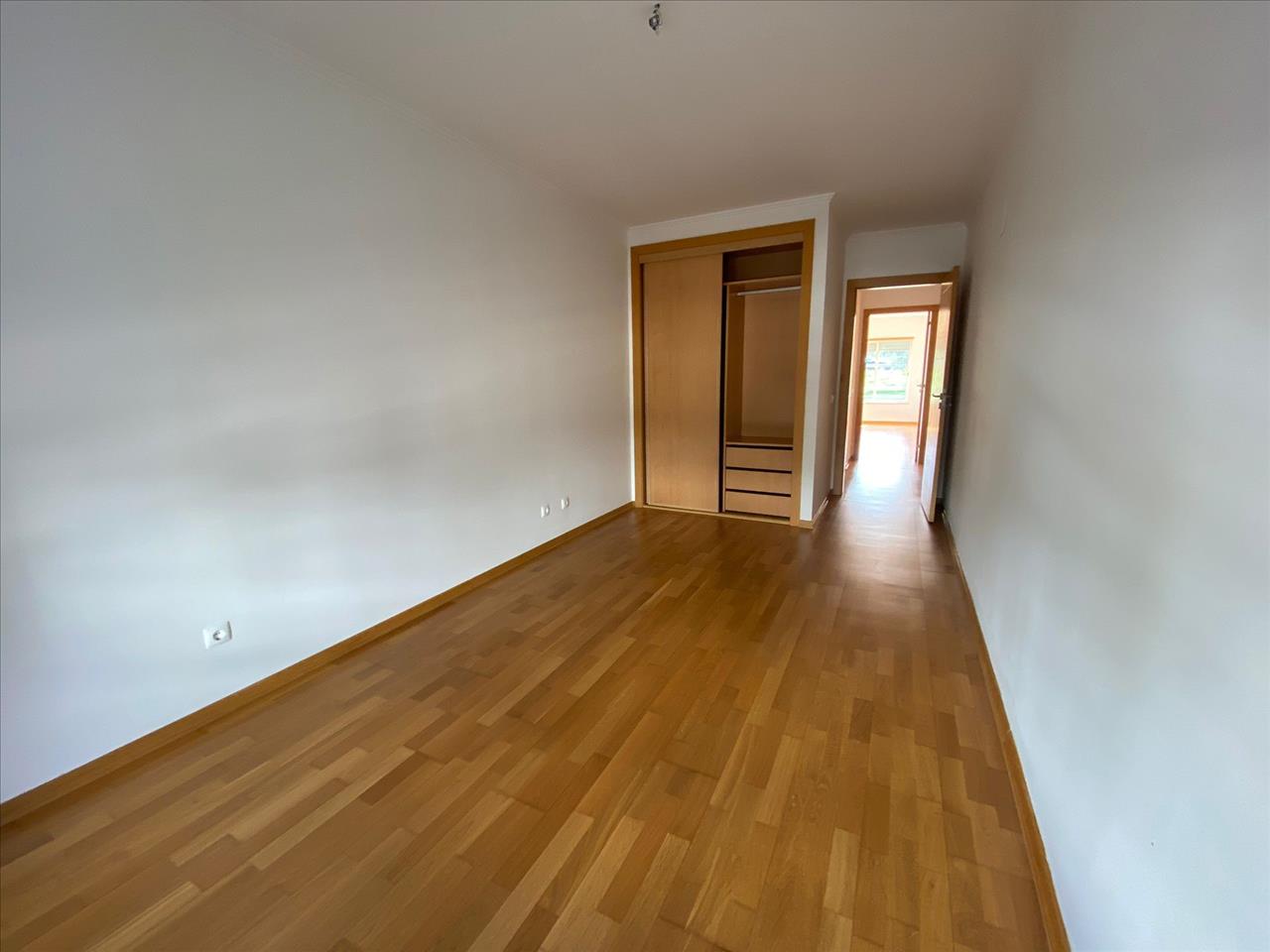APARTAMENTO T2 COM 2 WC E VARANDA EM LOULÉ. - Image 10