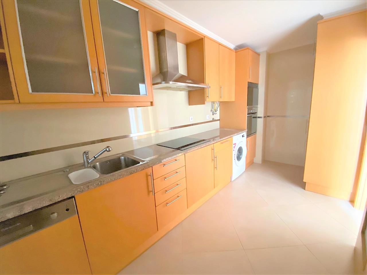 APARTAMENTO T2 COM 2 WC E VARANDA EM LOULÉ. - Image 6