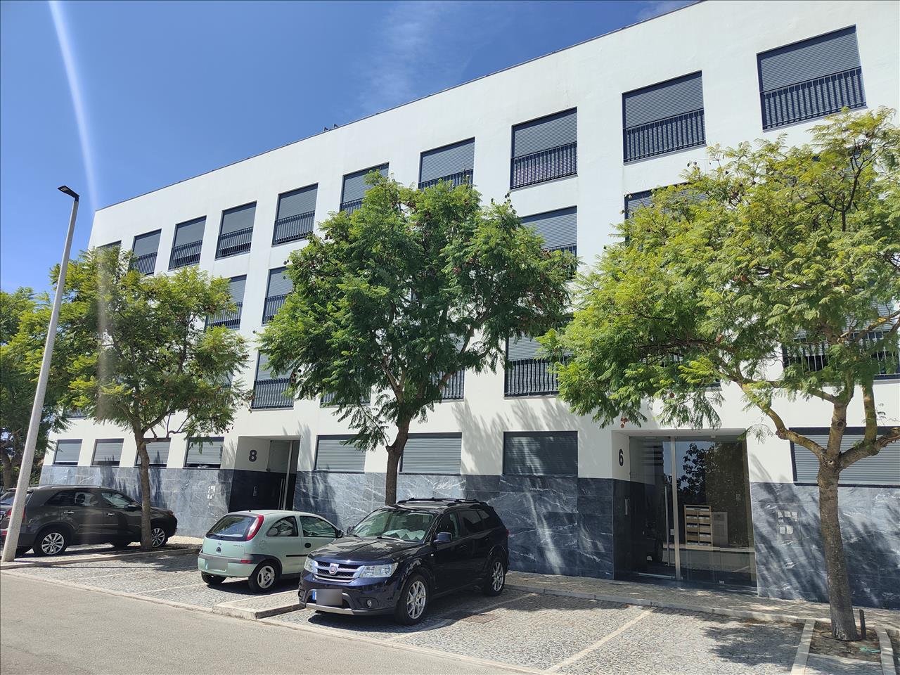 Apartamento T4 Santo André - Barreiro - Image 2