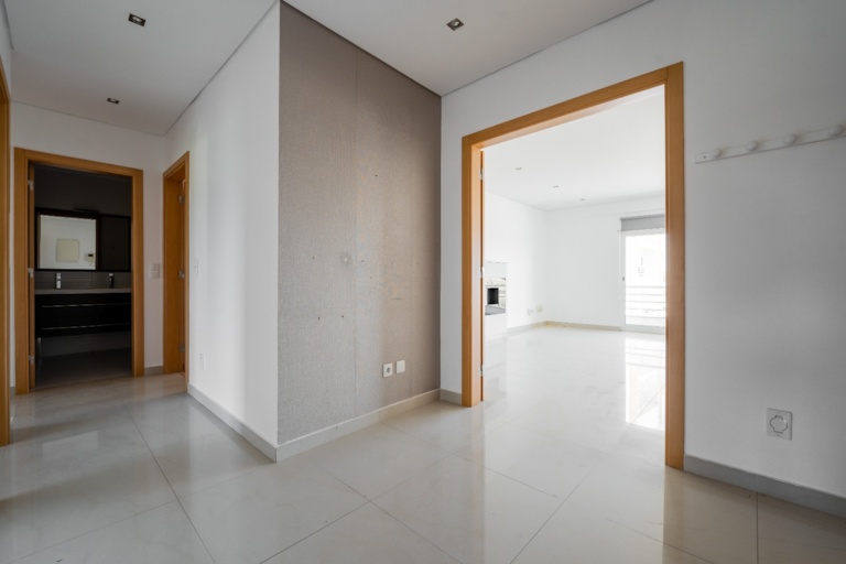 Apartamento T3 com estacionamento e arrecadação no Montijo - Image 2