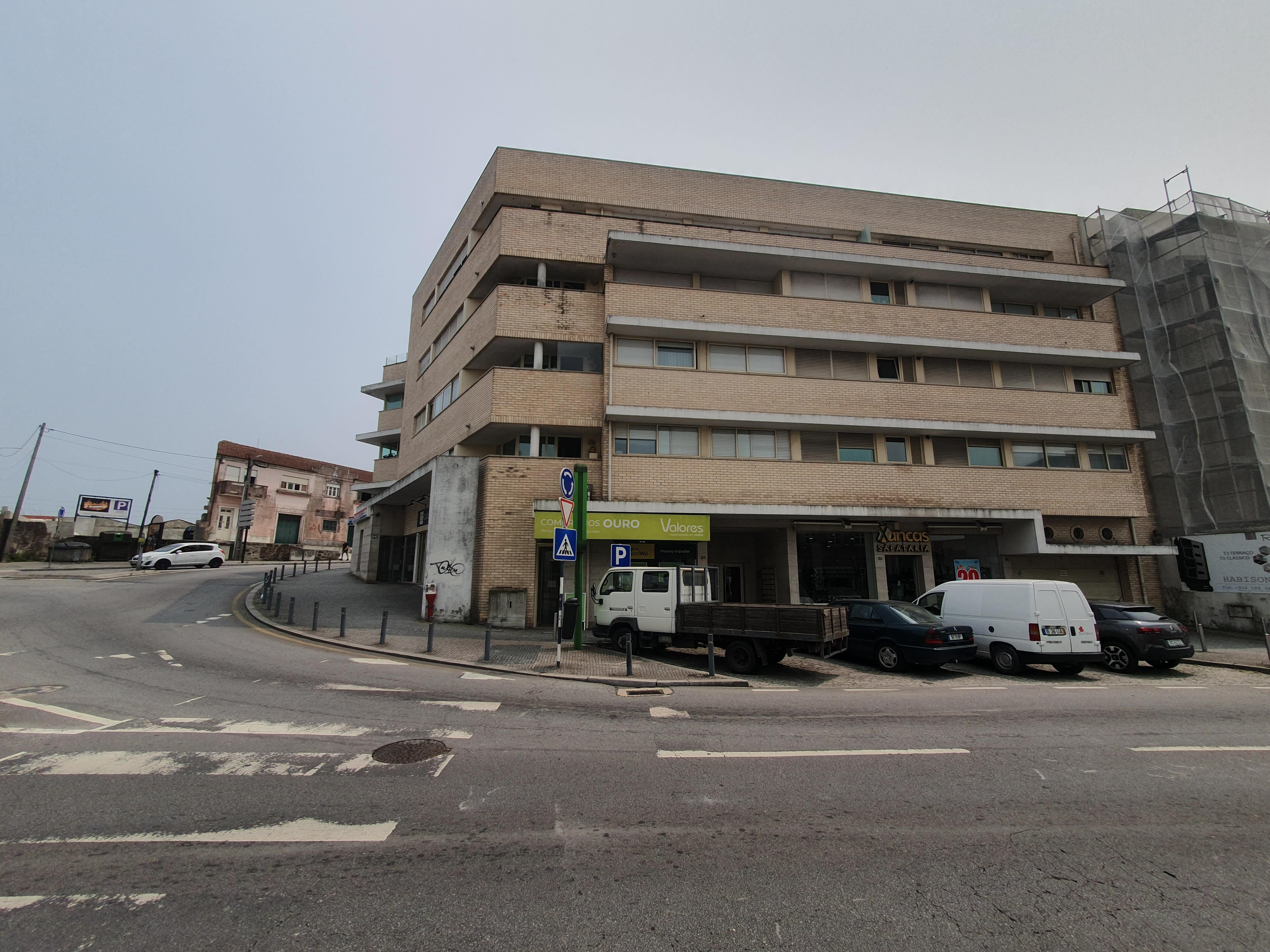 Moderno T3 com Varanda em Rio Tinto, Gondomar - Image 1