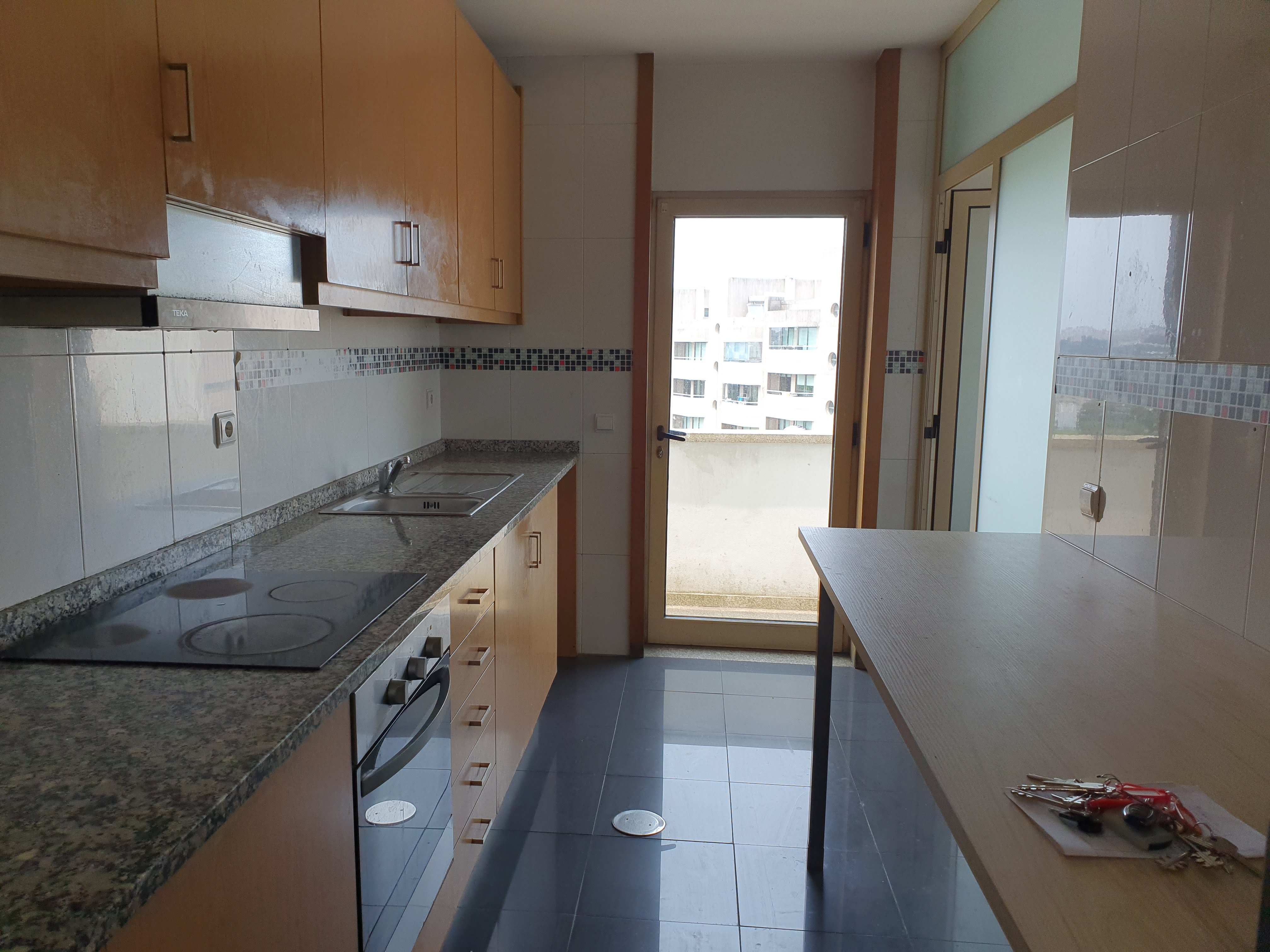 Moderno T3 com Varanda em Rio Tinto, Gondomar - Image 11