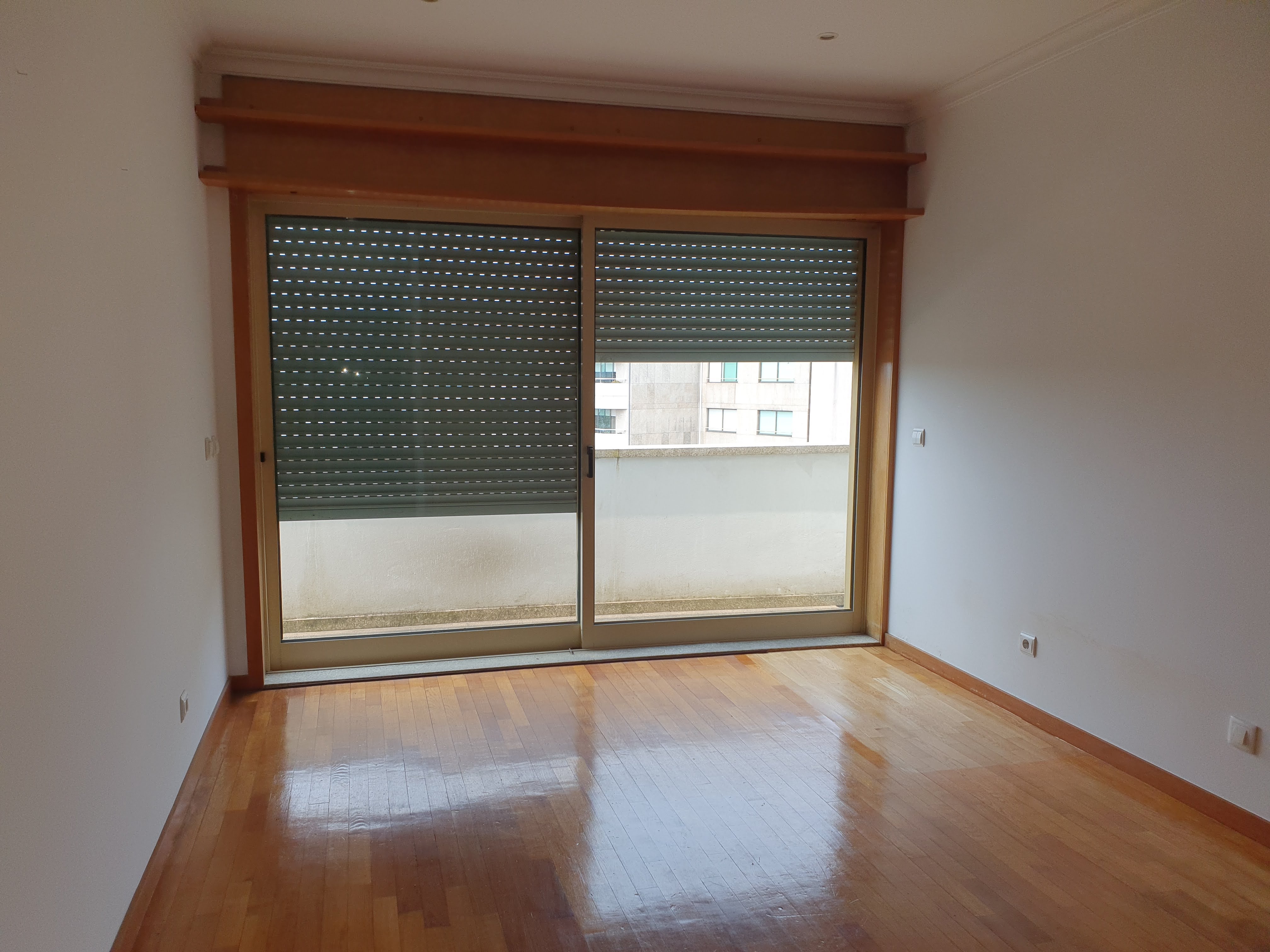 Moderno T3 com Varanda em Rio Tinto, Gondomar - Image 6