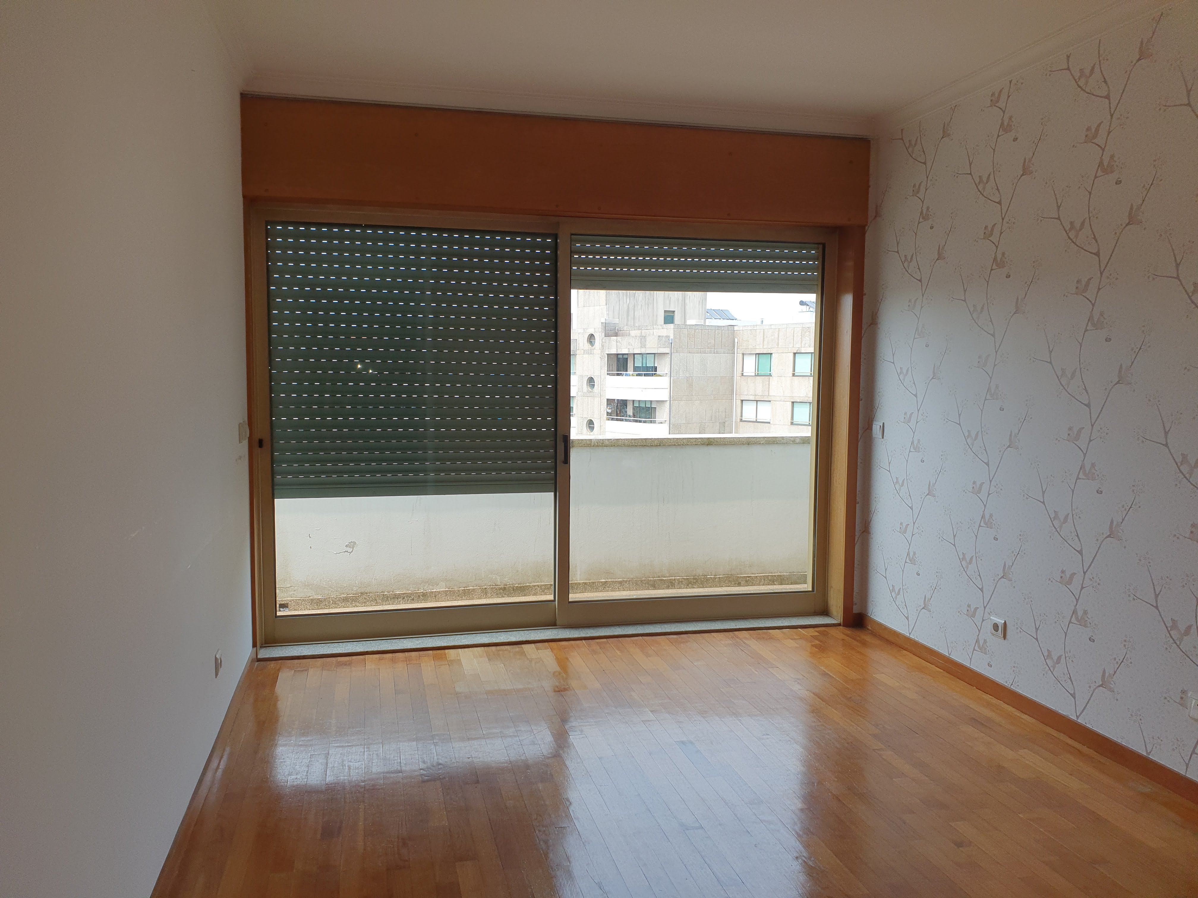Moderno T3 com Varanda em Rio Tinto, Gondomar - Image 7