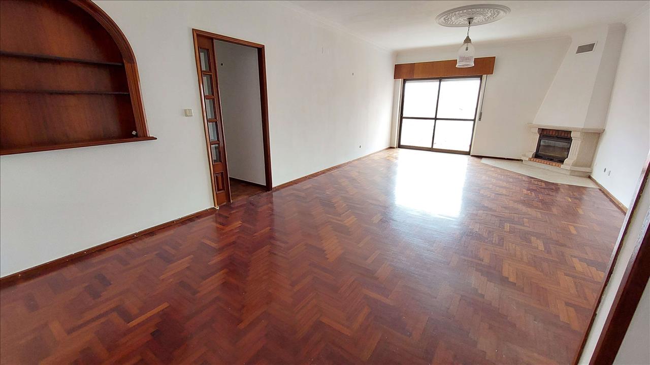 Apartamento T2 - Algueirão Mem-Martins - Image 3