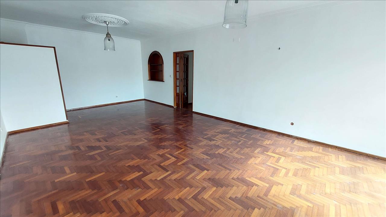 Apartamento T2 - Algueirão Mem-Martins - Image 4