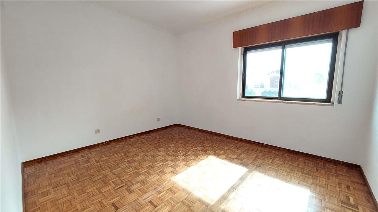 Apartamento T2 - Algueirão Mem-Martins - Image 8