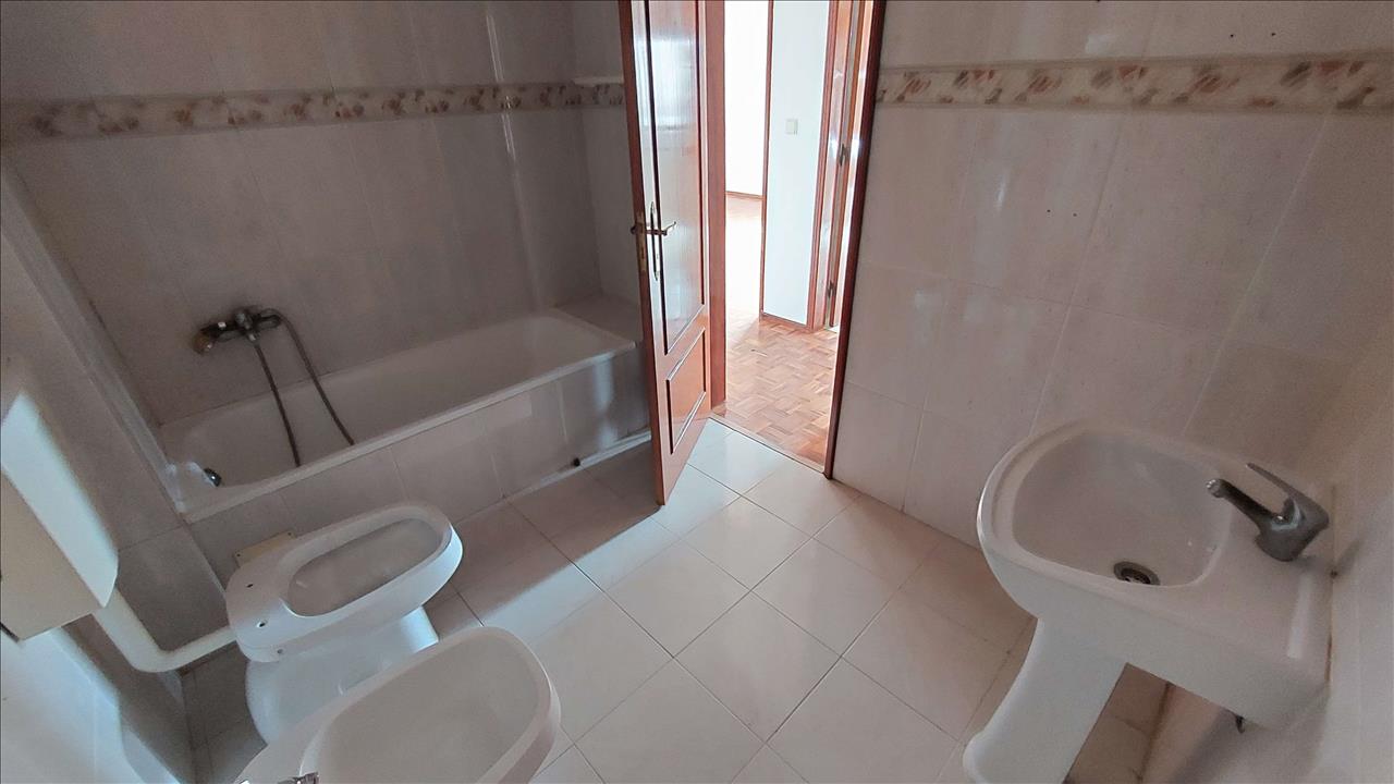 Apartamento T2 - Algueirão Mem-Martins - Image 11