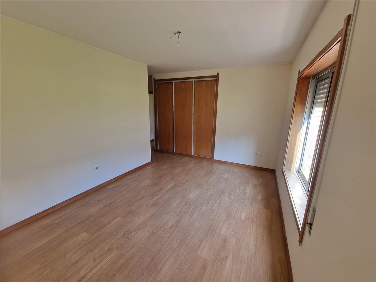 Apartamento T2 em Gondomar com Varanda e Estacionamento - Image 4