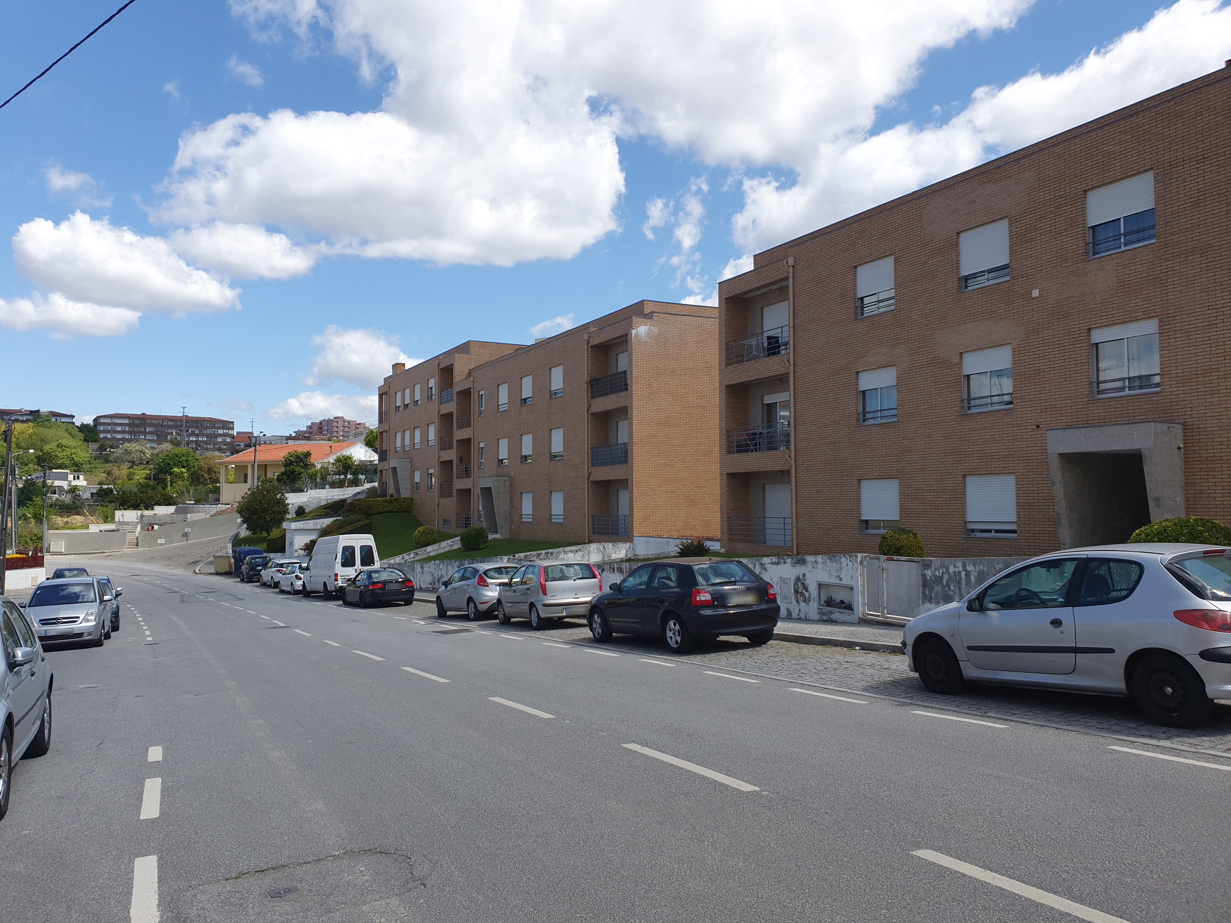 Apartamento T2 em Gondomar com Varanda e Estacionamento - Image 16