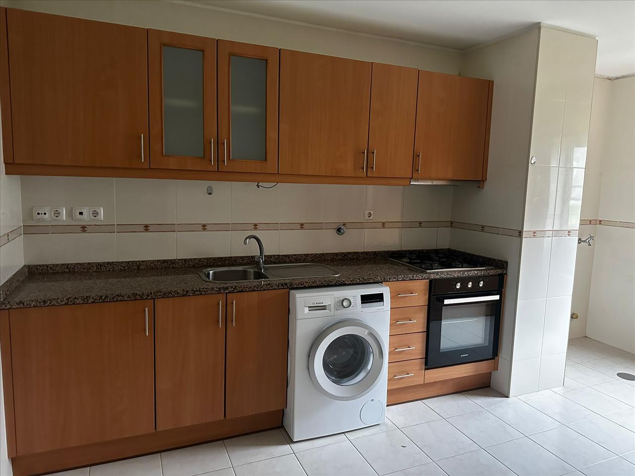 Apartamento T2 em Gondomar com Varanda e Estacionamento - Image 9