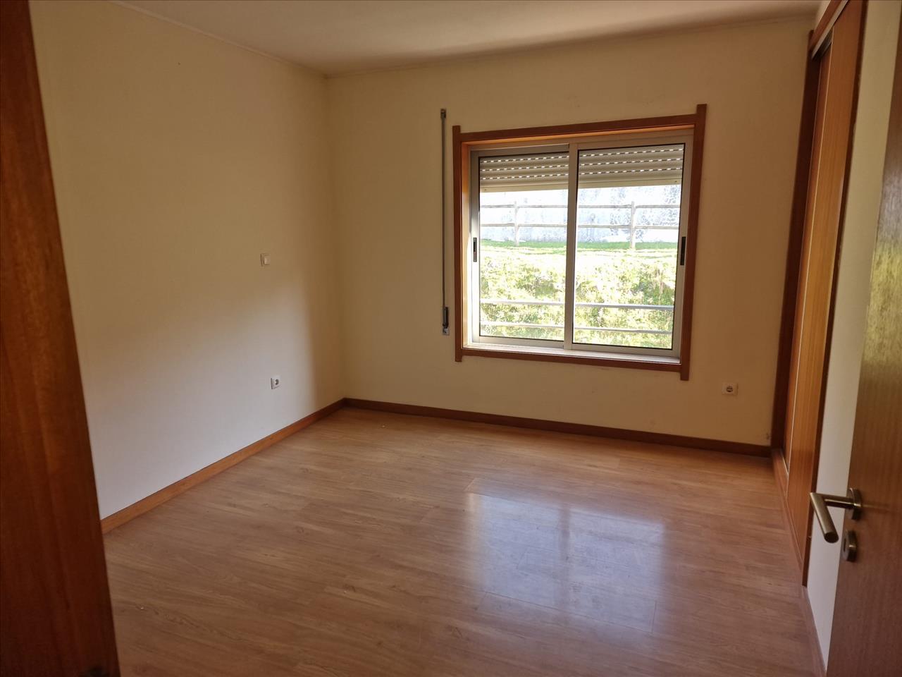 Apartamento T2 em Gondomar com Varanda e Estacionamento - Image 5