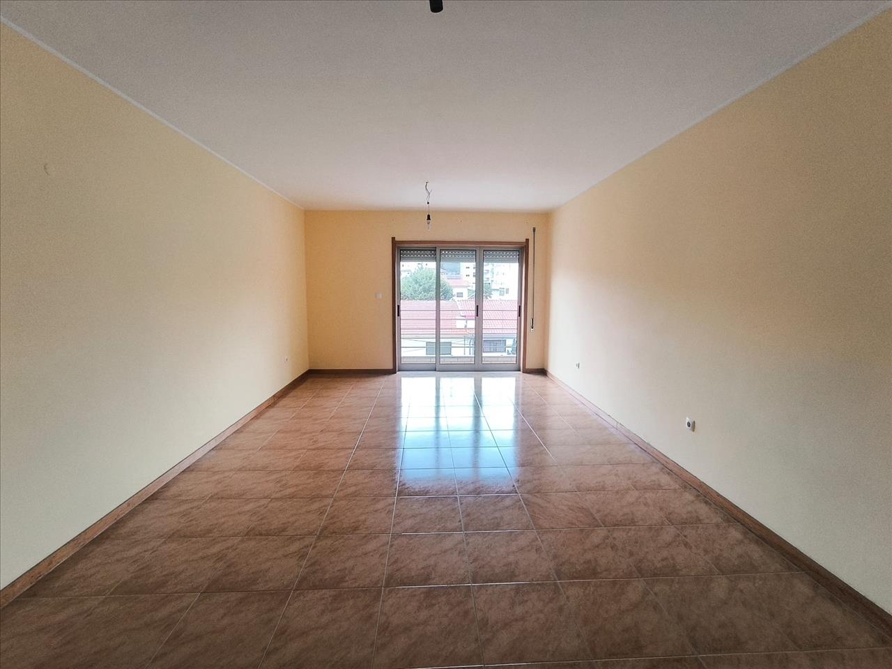 Moderno T2 com Varanda em Gondomar, Porto - 301.000€ - Image 2