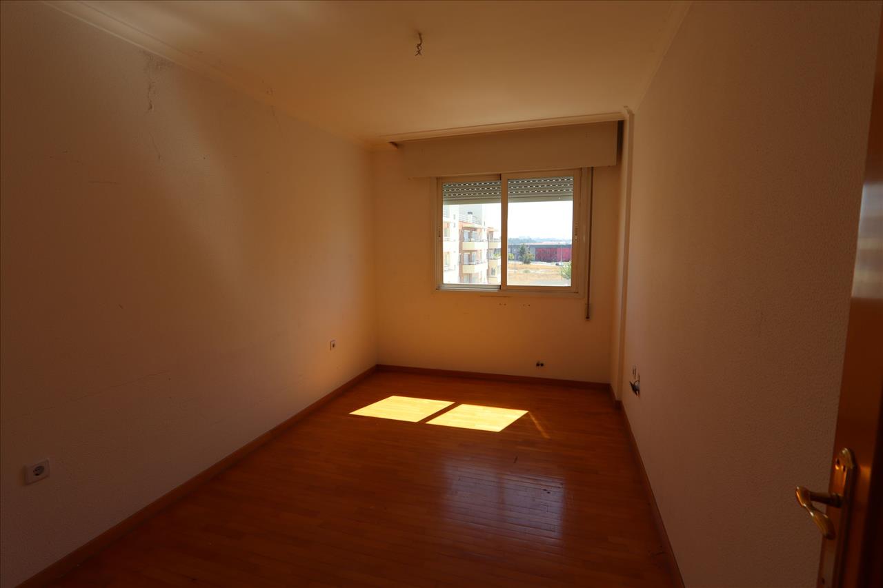Apartamento T3 com 132m2 e lugar de garagem em Alhos Vedros - Image 8