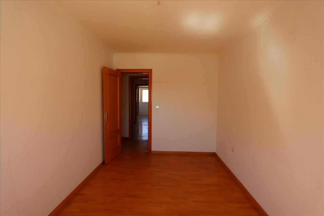 Apartamento T3 com 132m2 e lugar de garagem em Alhos Vedros - Image 7