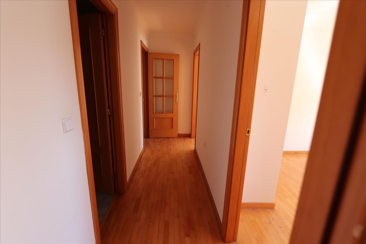Apartamento T3 com 132m2 e lugar de garagem em Alhos Vedros - Image 9