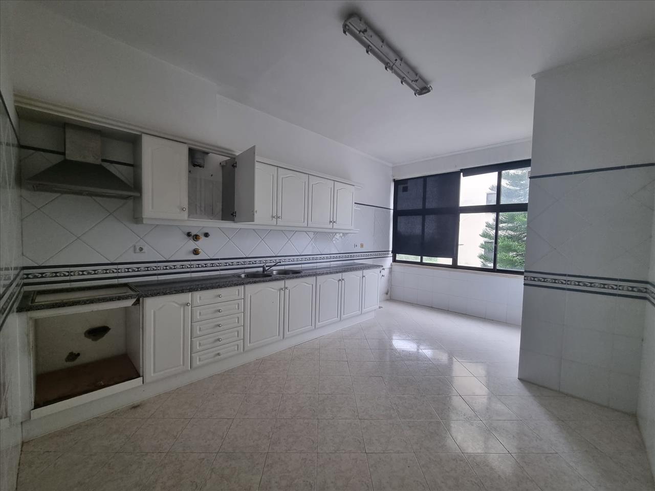 undefined - Image 3