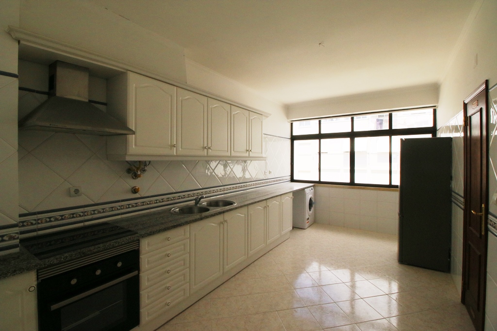 undefined - Image 3