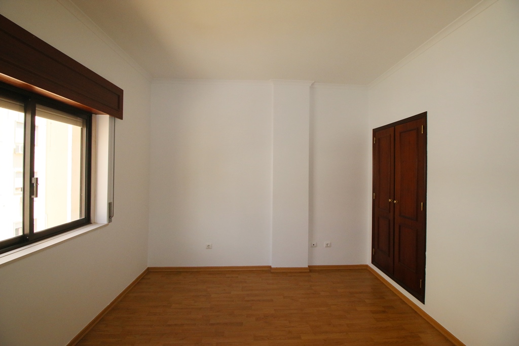 undefined - Image 7