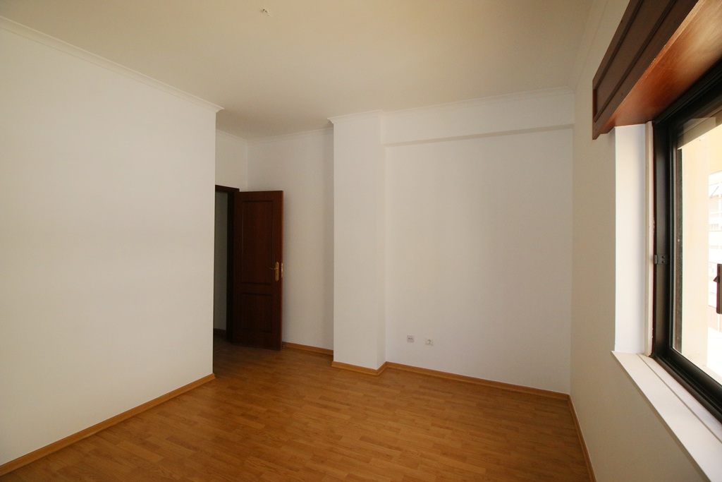 undefined - Image 6