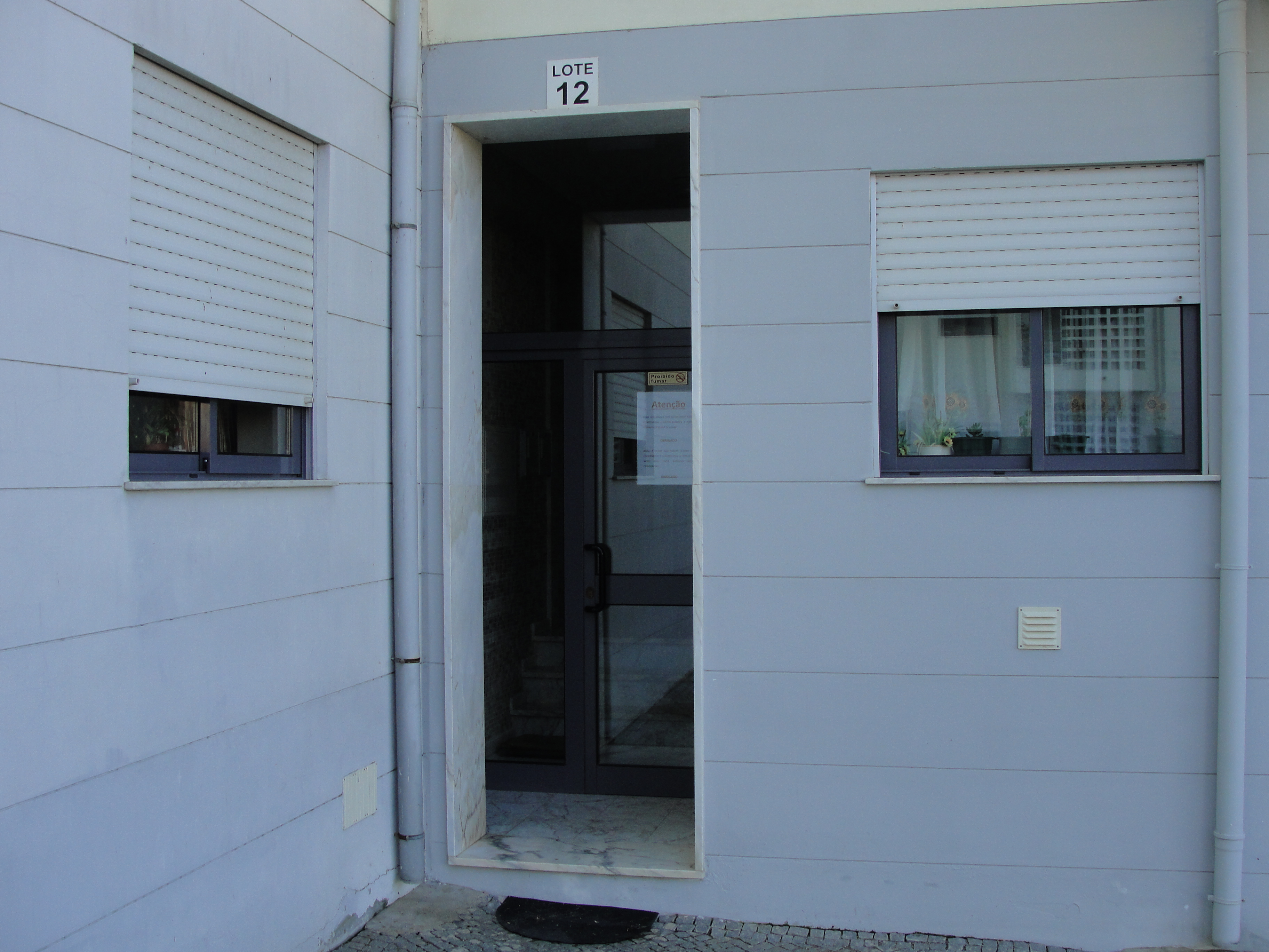 Apartamento T4 com uma área total de 114 metros quadrados, situado em Alter do Chão - Image 12