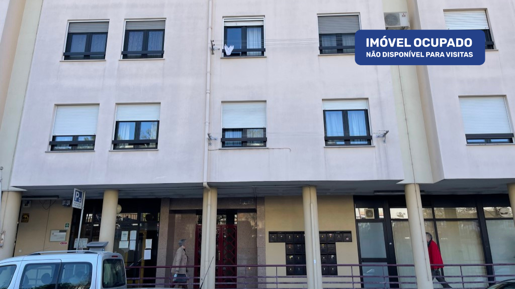 Apartamento T2 com Elevador e Armazenamento em Portalegre - Image 1