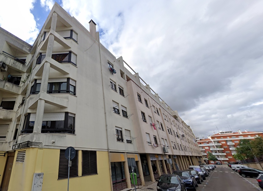 Apartamento T2 com Elevador e Armazenamento em Portalegre - Image 2