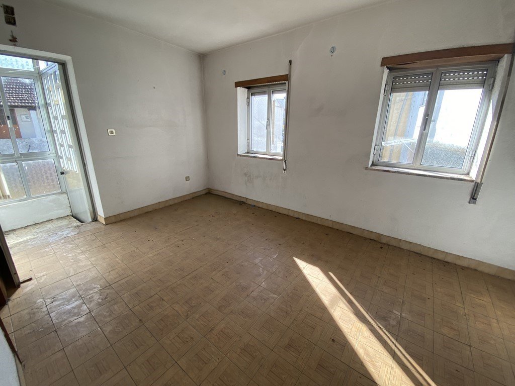 Moradia para remodelar em Nogueira do Cravo - Image 6
