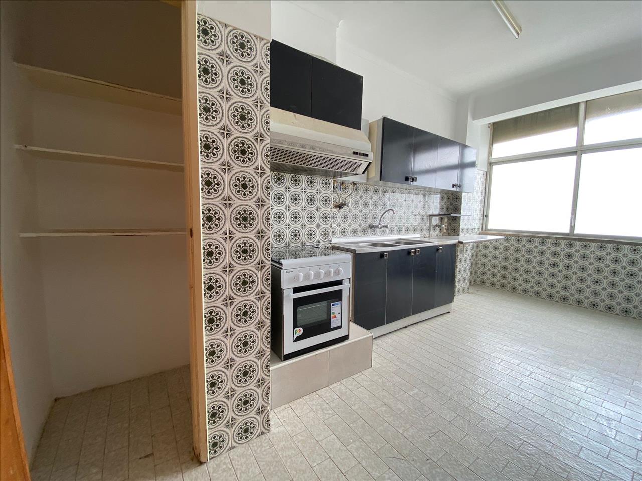 T3 no Bairro do Liceu - Brevemente disponível para visitas - Image 4