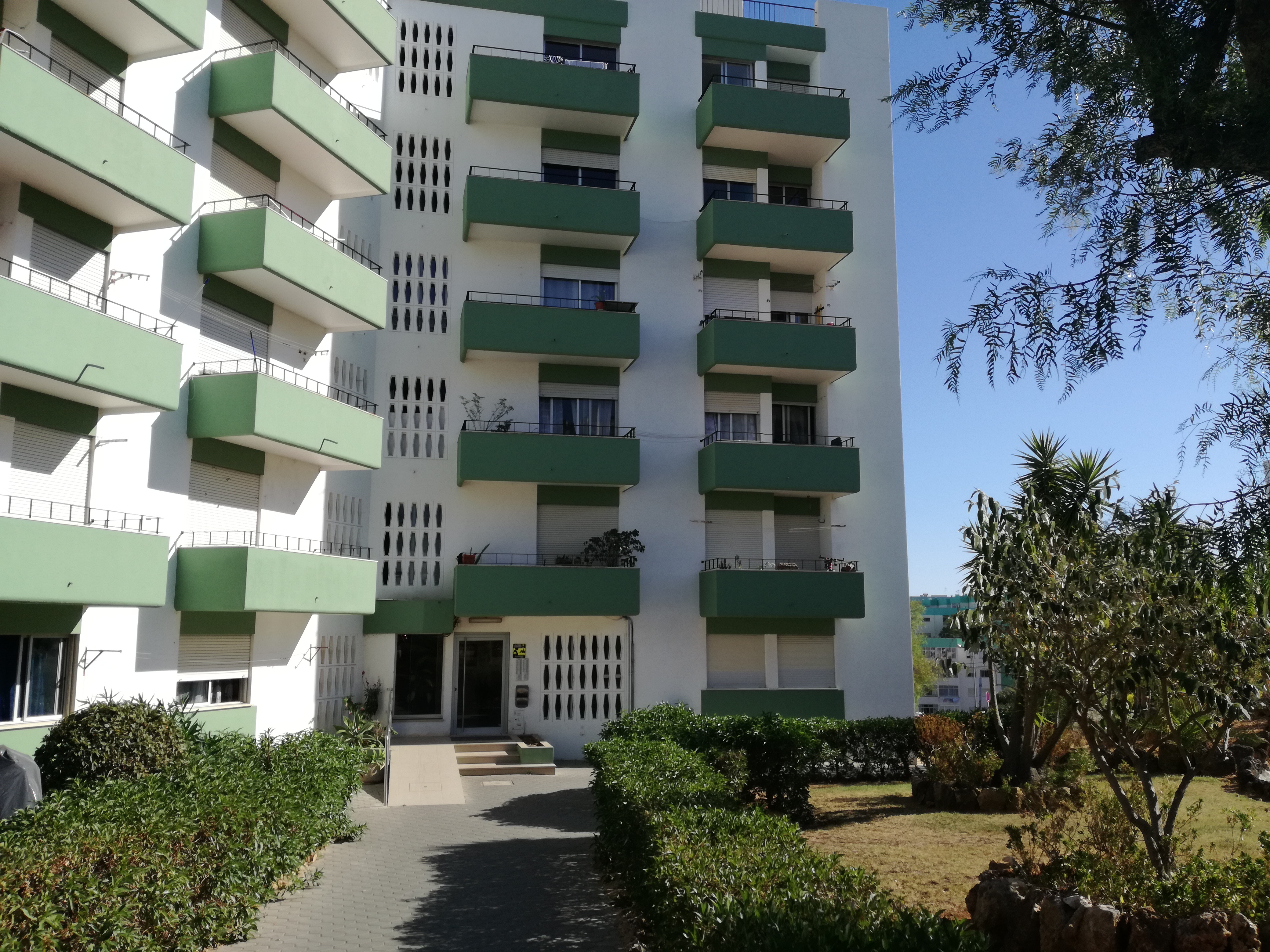 Apartamento T2 com Vista Panorâmica em Faro, Portimão - Image 1